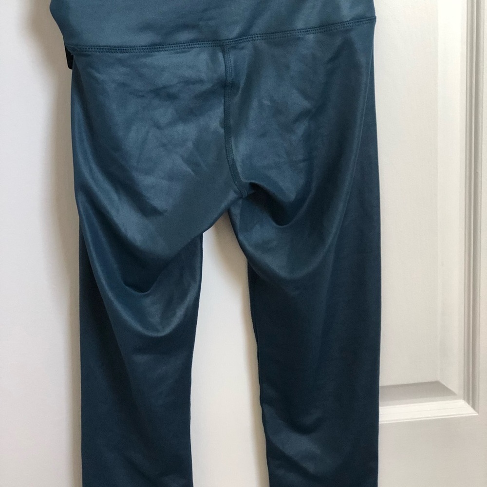Workout Capri leggings - Picture 3 of 3